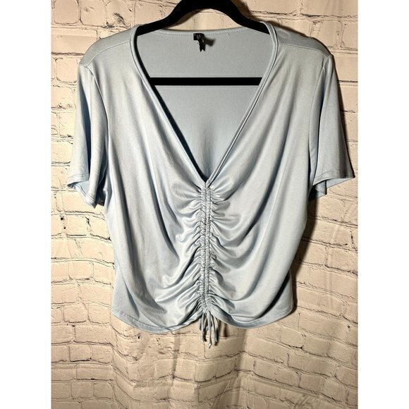 FASHION‎ NOVA LADIES LIGHT BLUE SHORT SLEEVE SHIRT WITH MIDDLE CINCHING (2X) EUC - Picture 1 of 4